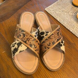 Cowhide leather slide sandals size 11
